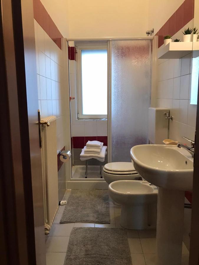 900 Hotel *